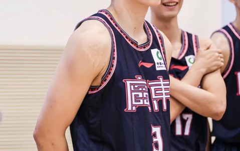 九游登录入口-关于赛地聚焦——CBA季后赛清晨热度飙升；广东宏远战术微调；球迷炸锅；赛程密集仍需轮换的信息
